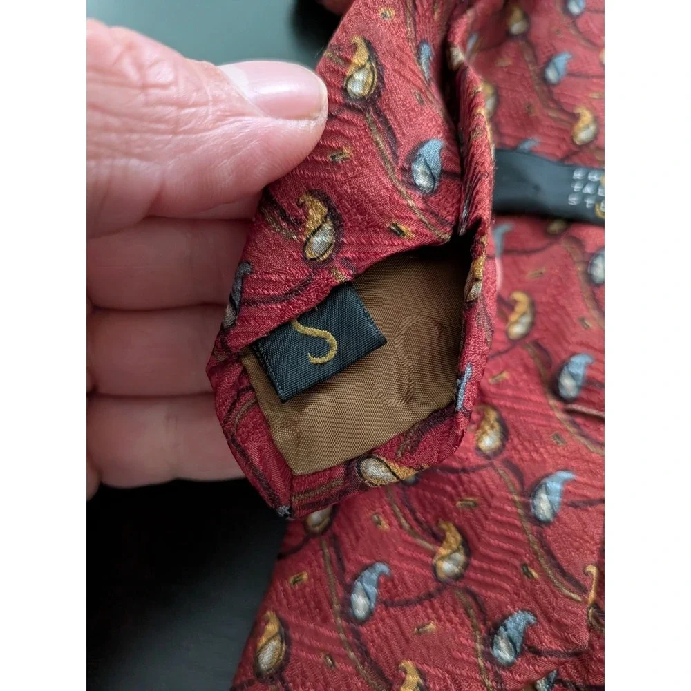 Robert Talbott Studio Tie Red Paisley Pepper Textured‎ Silk USA Made 56